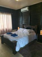 Cabaña El Monasterio客房内的一张或多张床位
