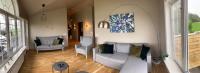 Iceland Inn Lodge, entire place with hot tub.的休息区