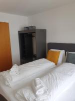 Hotel zum Hirschen客房内的一张或多张床位