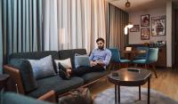 Revier Hotel - Dubai的休息区
