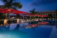 S Hotel Kingston内部或周边的泳池