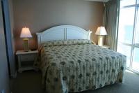 Club Regency at Regency Towers客房内的一张或多张床位