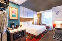 Hyatt Centric Downtown Denver客房内的一张或多张床位