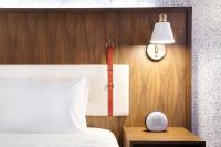 Hyatt Centric Downtown Denver客房内的一张或多张床位