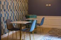WANDERLUST NAPLES a place to stay的休息区