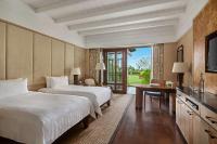 Shangri-La Boracay客房内的一张或多张床位