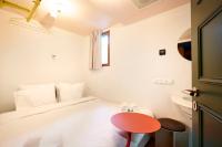 Hotel Not Hotel Rotterdam客房内的一张或多张床位