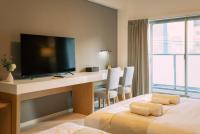 谷町君 HOTEL 恵美須町72的电视和/或娱乐中心