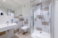 MEININGER Hotel Bordeaux Gare Saint-Jean的一间浴室