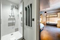 MEININGER Hotel Bordeaux Gare Saint-Jean客房内的一张或多张床位