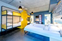 MEININGER Hotel Bordeaux Gare Saint-Jean客房内的一张或多张床位
