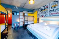 MEININGER Hotel Bordeaux Gare Saint-Jean客房内的一张或多张床位