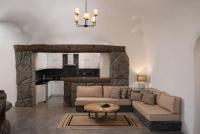 Occhio Luxury Villas Santorini with private pool的休息区
