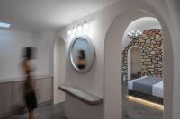 Occhio Luxury Villas Santorini with private pool客房内的一张或多张床位