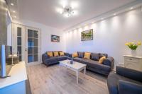 Boka View Luxury Suite - With free Garage Parking的休息区