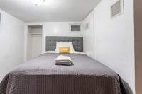 Best Room To Visit NYC-Subway Access客房内的一张或多张床位