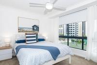 Broadbeach Victoria Square客房内的一张或多张床位