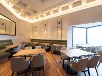 ORIENTAL HOTEL UNIVERSAL CITY的休息区