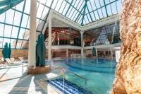 U Splash Resort Eilat内部或周边的泳池