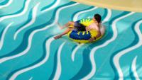 U Splash Resort Eilat内部或周边的泳池