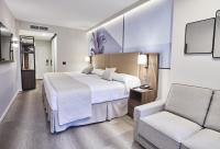 Riu Plaza Manhattan Times Square客房内的一张或多张床位