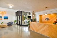 Ohia Waikiki Studio Suites大厅或接待区