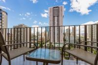 Ohia Waikiki Studio Suites内部或周边的泳池