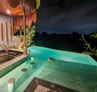 Uma Jala Villa Ubud内部或周边的泳池