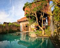 Uma Jala Villa Ubud内部或周边的泳池