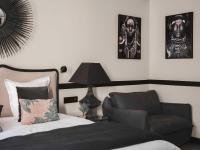 Maisons du Monde Hôtel &amp; Suites - Marseille Vieux Port客房内的一张或多张床位