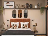 Maisons du Monde Hôtel &amp; Suites - Marseille Vieux Port客房内的一张或多张床位
