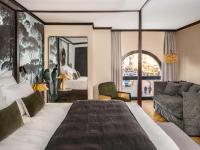 Maisons du Monde Hôtel &amp; Suites - Marseille Vieux Port客房内的一张或多张床位