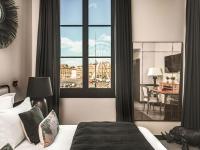 Maisons du Monde Hôtel &amp; Suites - Marseille Vieux Port客房内的一张或多张床位