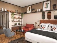 Maisons du Monde Hôtel &amp; Suites - Marseille Vieux Port的休息区