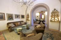 Casa Raiola Ercolano Luxury Rooms &amp; Spa的休息区
