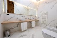Casa Raiola Ercolano Luxury Rooms &amp; Spa的一间浴室