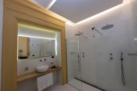 Casa Raiola Ercolano Luxury Rooms &amp; Spa的一间浴室