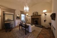 Casa Raiola Ercolano Luxury Rooms &amp; Spa的休息区