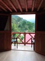 Villa Ester Hostel Vereda Cay的阳台或露台