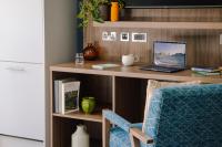Heeton Concept Aparthotel Edinburgh Queen Street的咖啡和沏茶工具