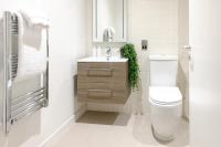 Heeton Concept Aparthotel Edinburgh Queen Street的一间浴室