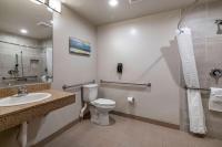 Best Western Plus Park Place Inn - Mini Suites的一间浴室