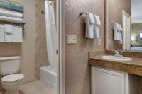 Best Western Plus Park Place Inn - Mini Suites的一间浴室