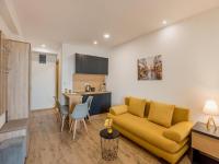 SkyView apartments的厨房或小厨房