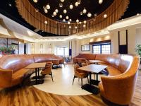 ORIENTAL HOTEL UNIVERSAL CITY的休息区