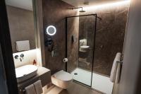 Konvin Hotel by Reykjavik Keflavik Airport的一间浴室