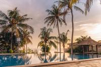 Ocean View Tulamben Dive &amp; Resort内部或周边的泳池