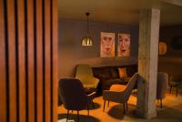 Konvin Hotel by Reykjavik Keflavik Airport的休息区