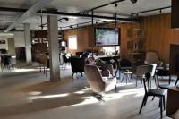 Konvin Hotel by Reykjavik Keflavik Airport的休息区