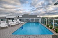 A estrenar! Apartamento con pileta zona aeropuerto WIFI 200MG内部或周边的泳池